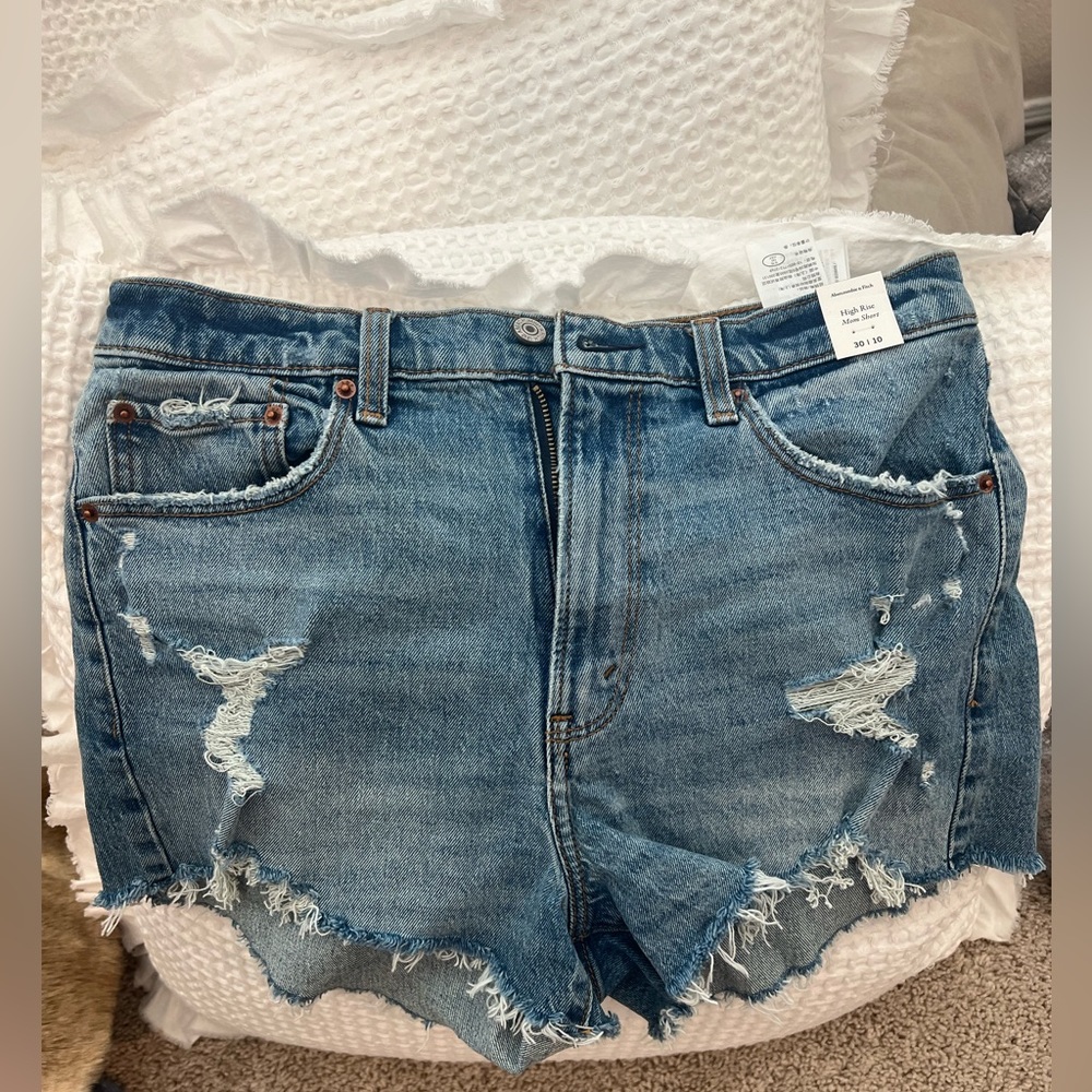 Abercrombie & Fitch - High rise mom short - size 30